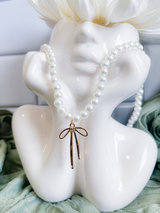 Harper In Pearls Necklace (Medium Pearls)