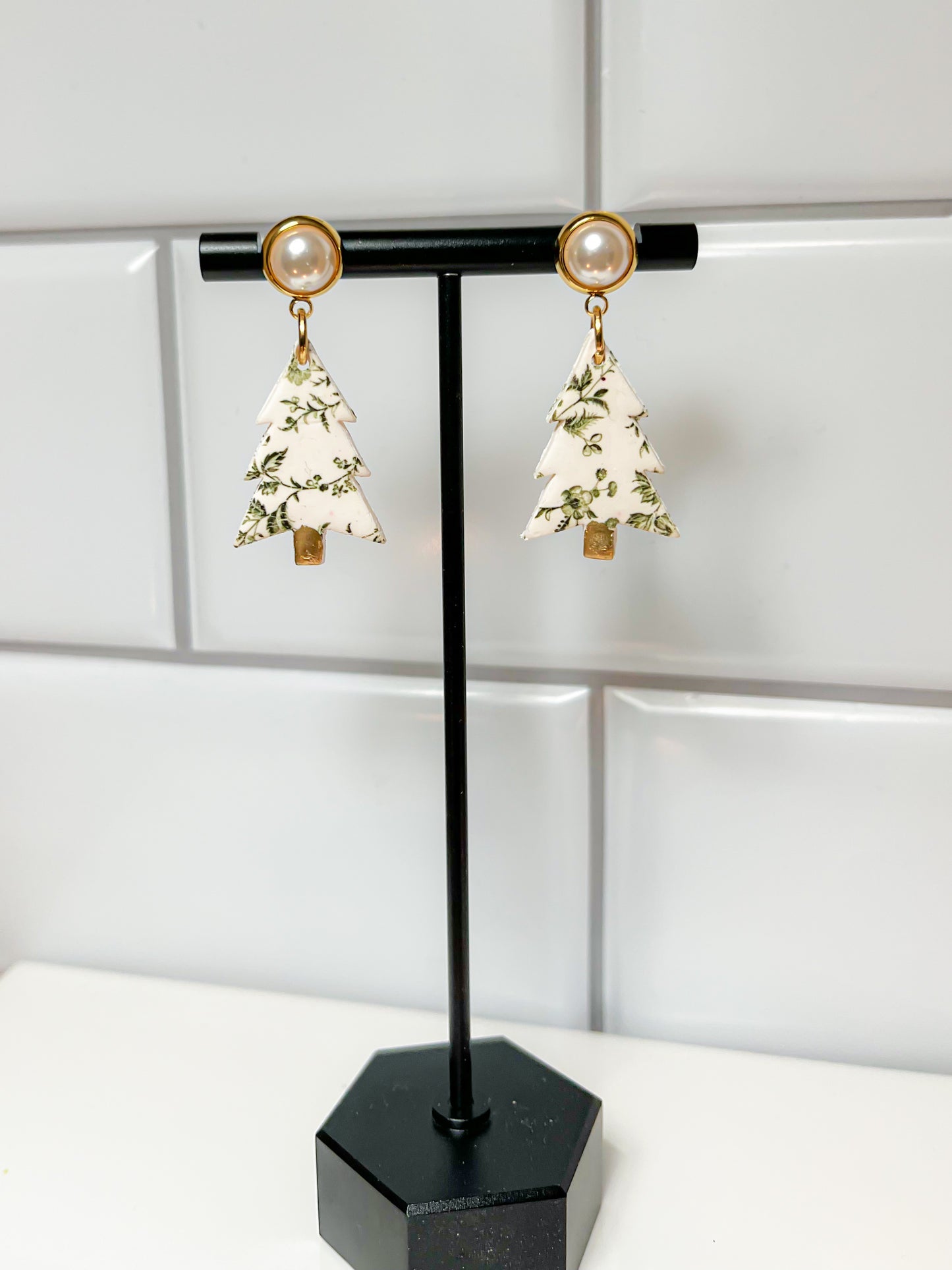 Pearls & Christmas Trees