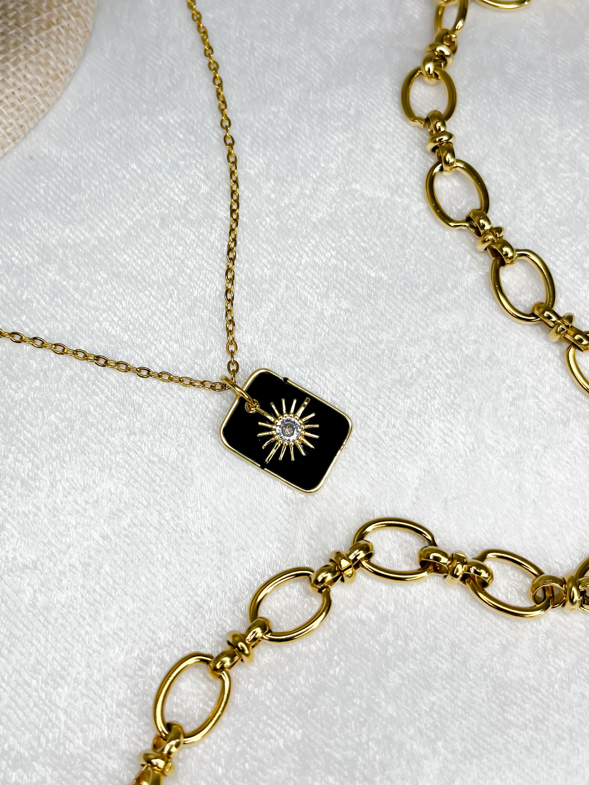 Estellas Glow Necklace