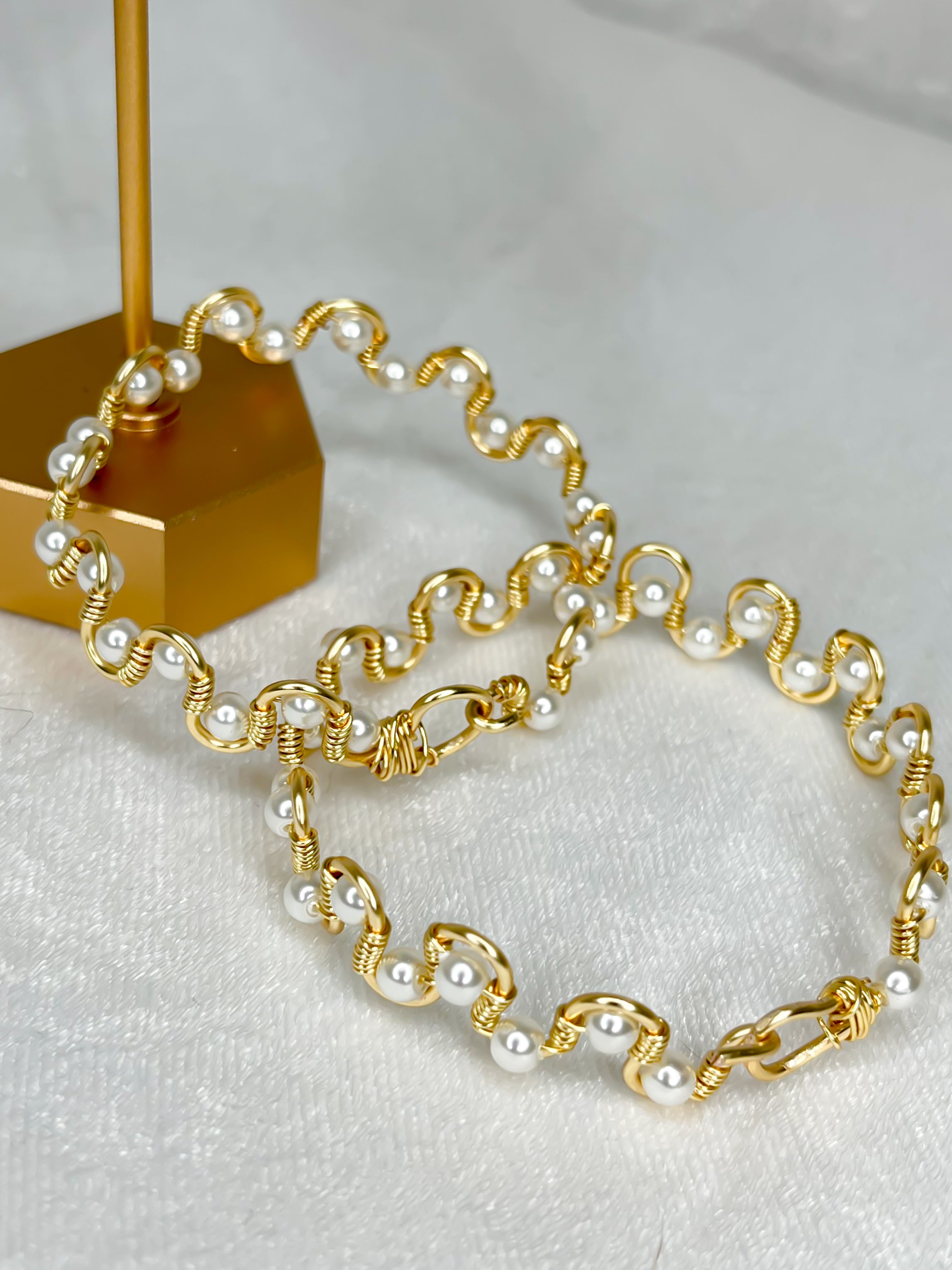 Wavy Bracelet Bangles (Mini Pearls)