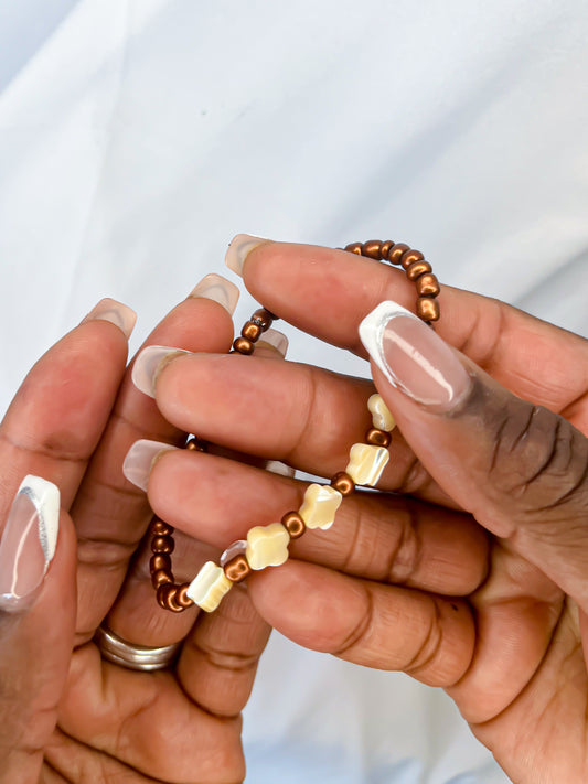 Brown Clover Stretch Bracelet