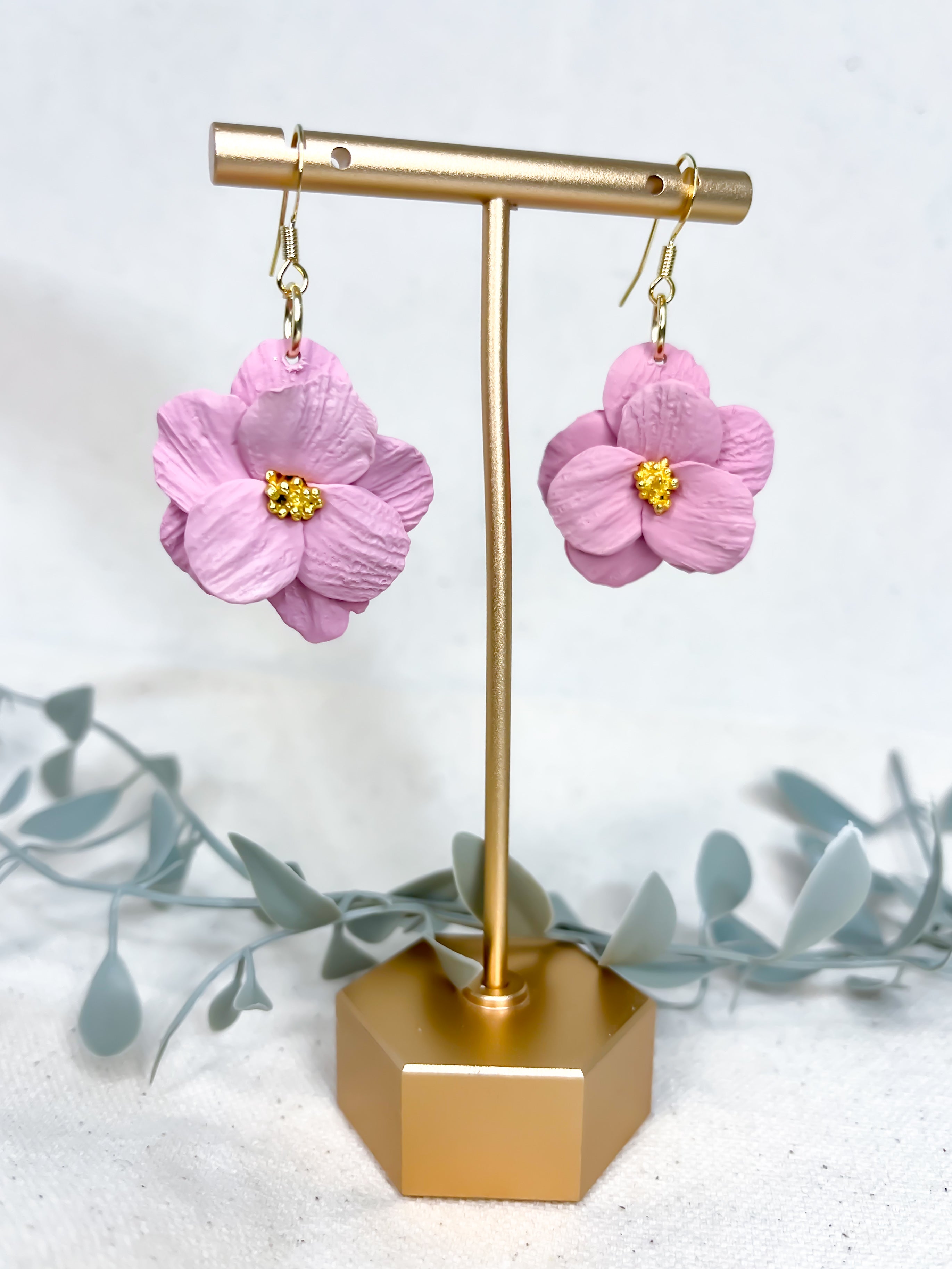 Lila Dangles