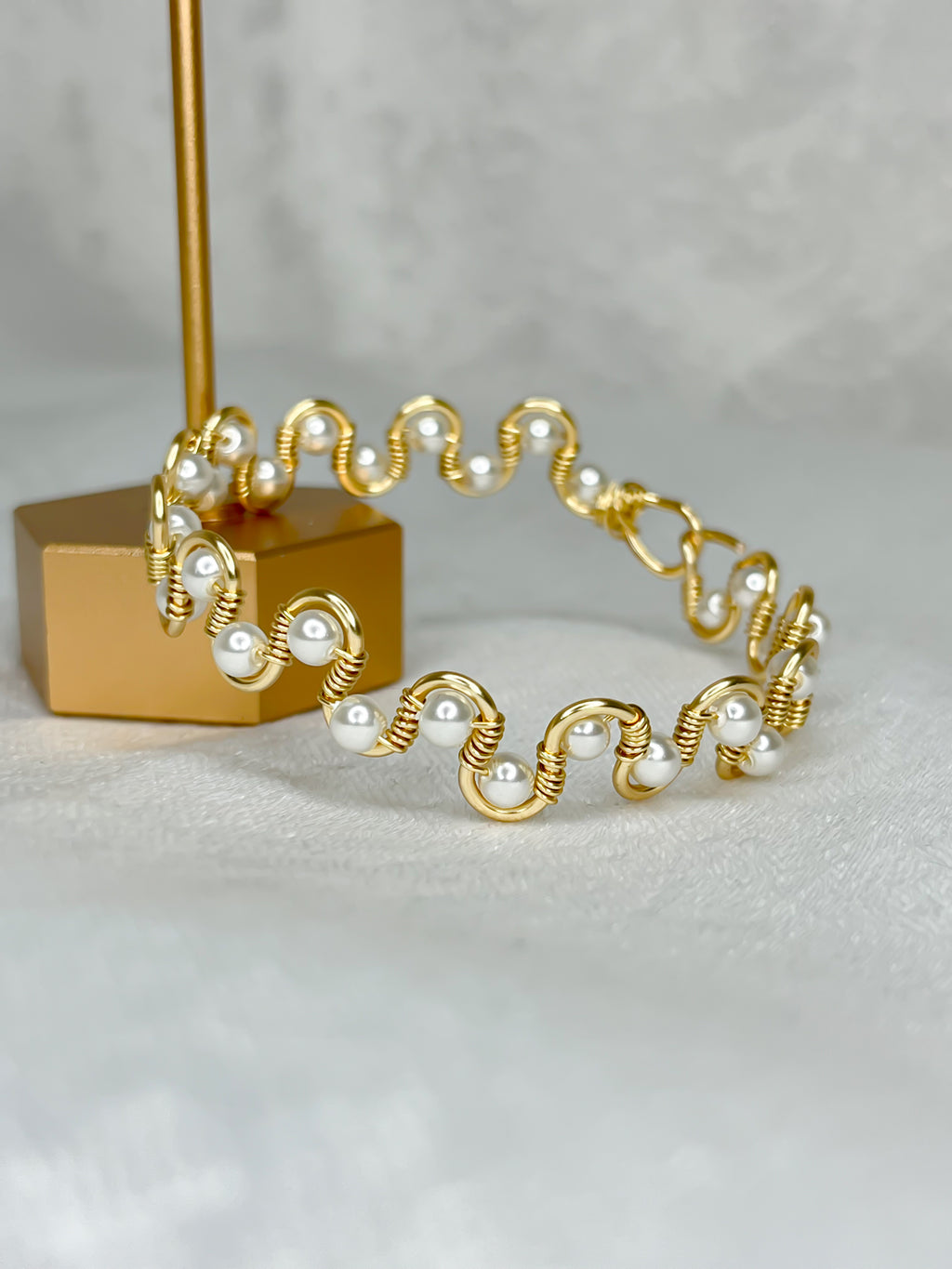 Wavy Bracelet Bangles (Mini Pearls)