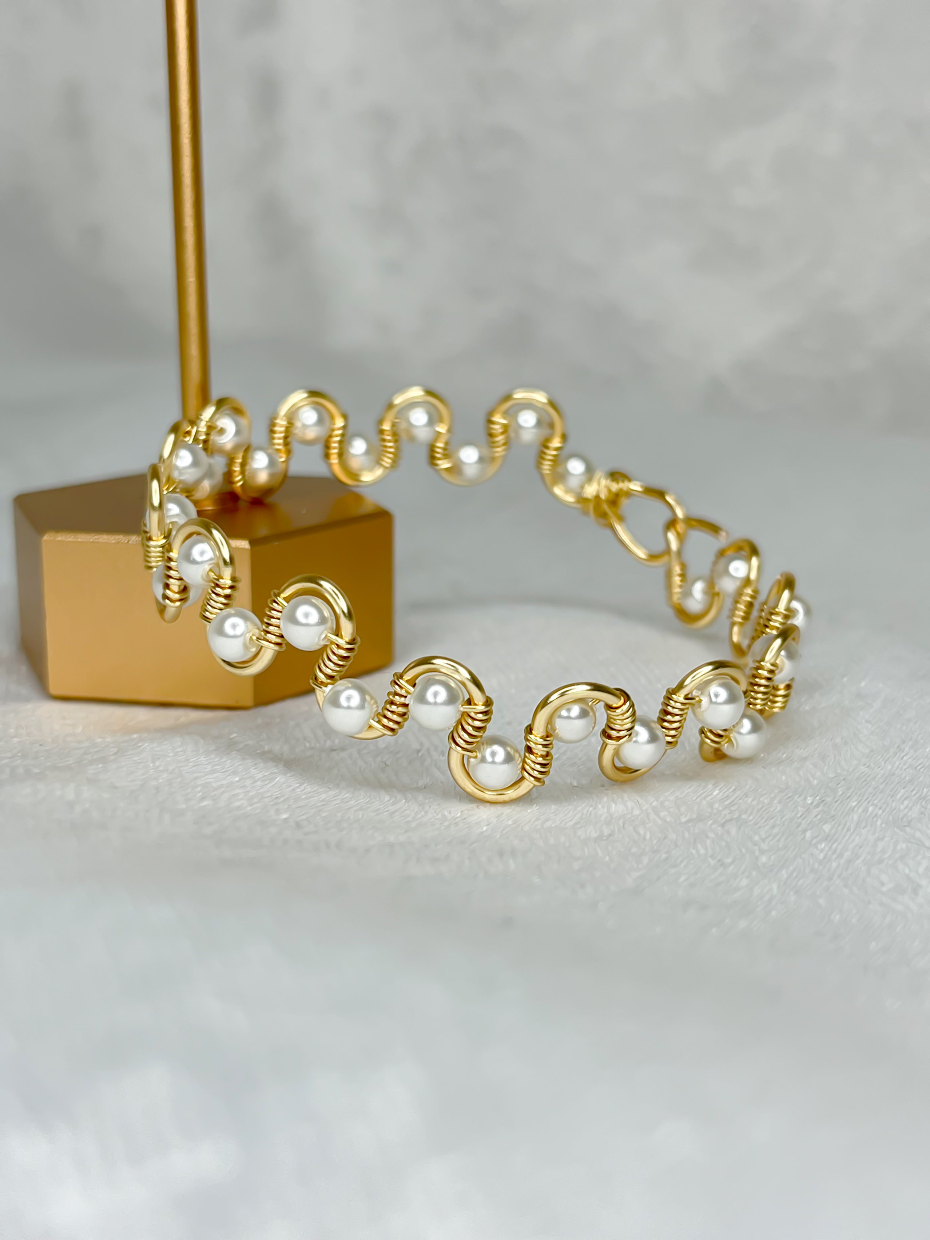 Wavy Bracelet Bangles (Mini Pearls)
