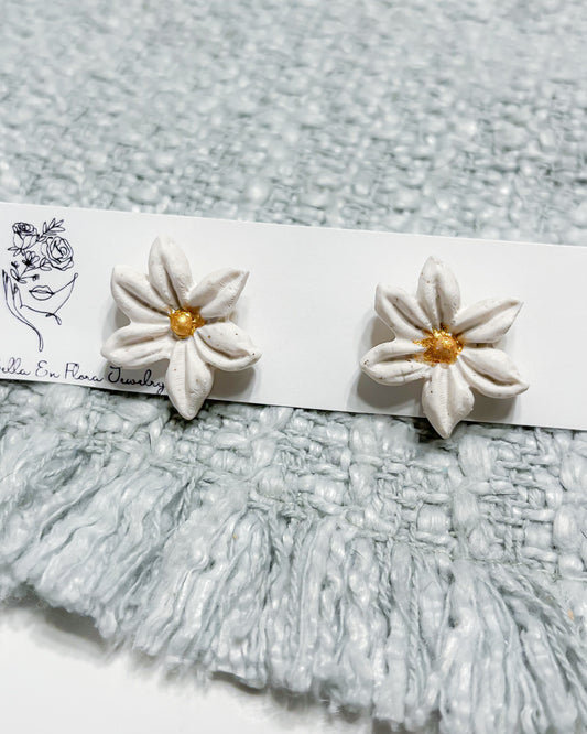 Hello Daisy Studs