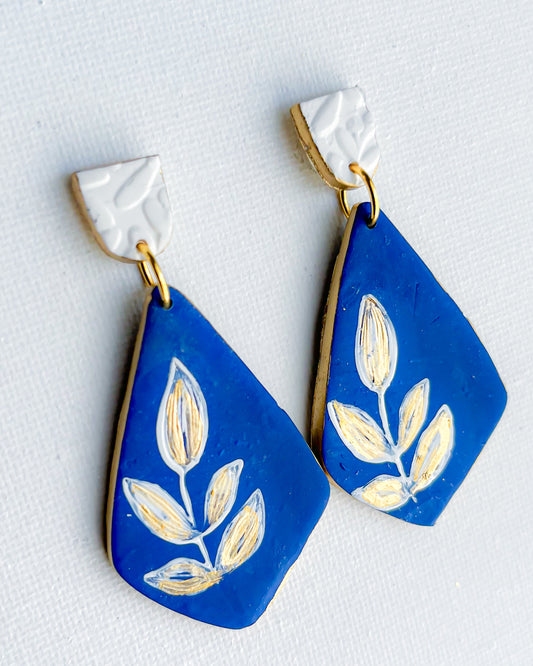 Aurora Dangles