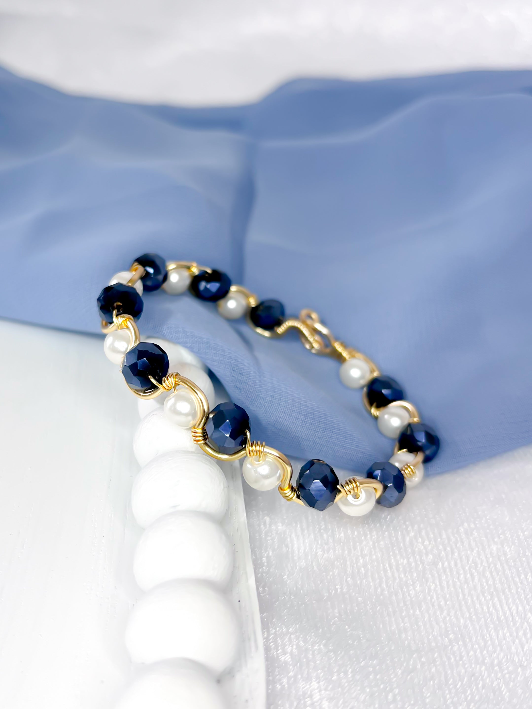 Wavy Bracelet Bangles (Navy Blue & Pearls)