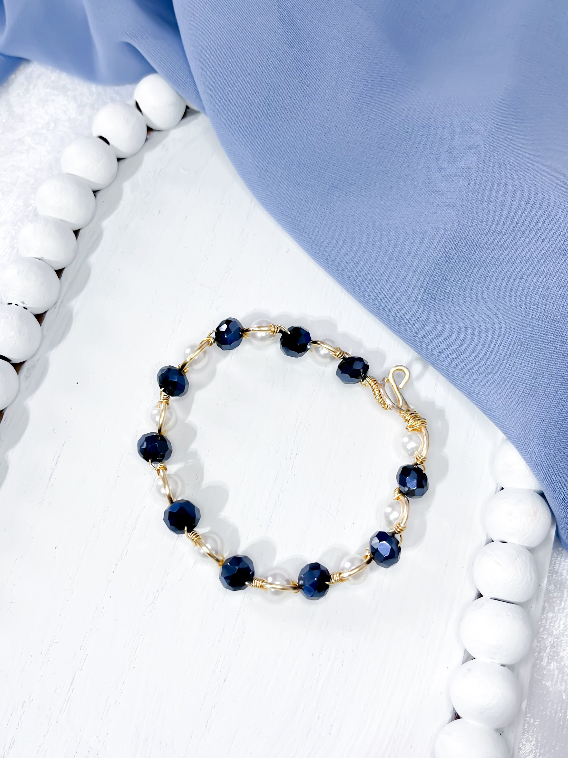 Wavy Bracelet Bangles (Navy Blue & Pearls)