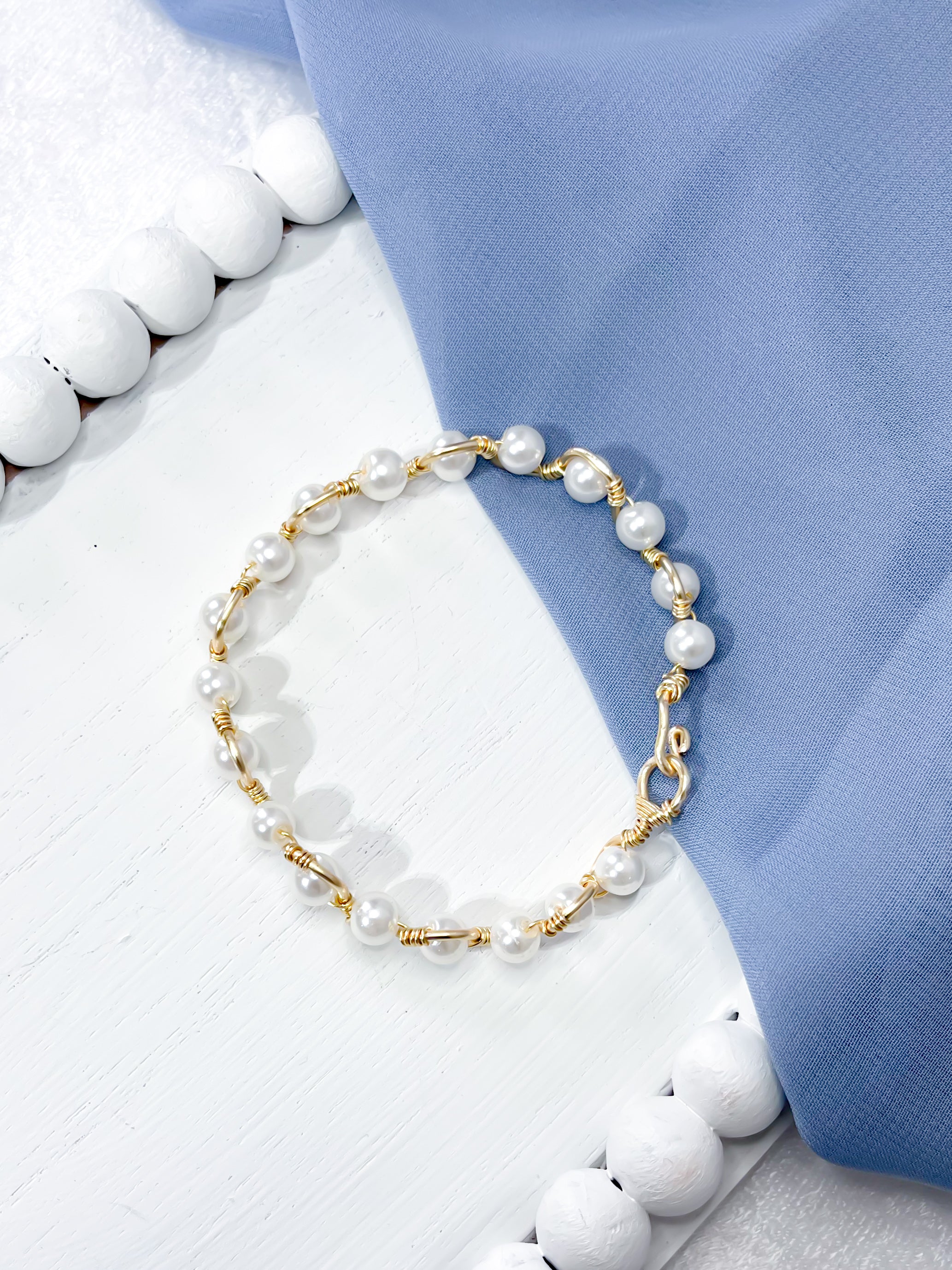 Wavy Bracelet Bangles (White Pearls)