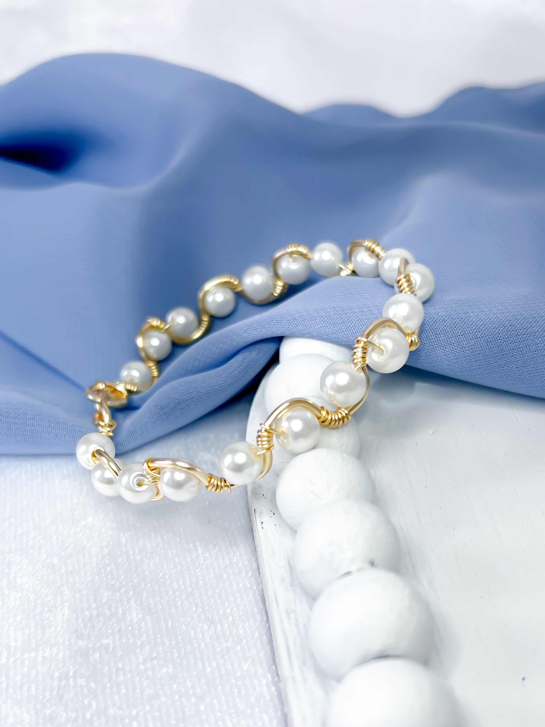 Wavy Bracelet Bangles (White Pearls)