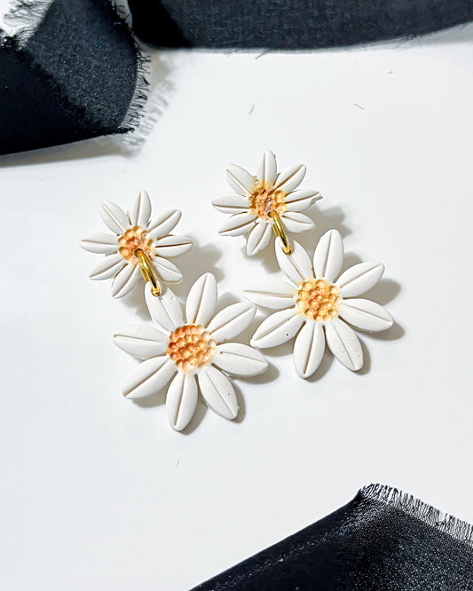 Miss Daisy Dangles